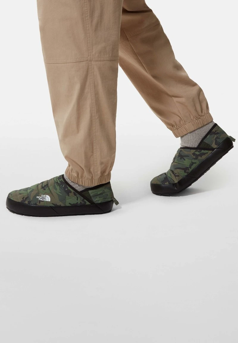 The North Face M THERMOBALL TRACTION V - Pantolette Flach - THYME BRUSHWOOD CAMO PRINT/THYME