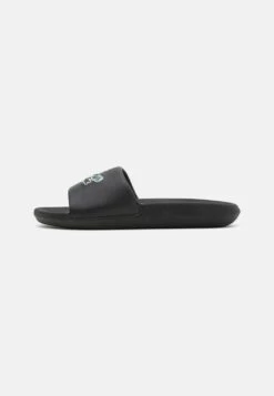 Lacoste CROCO SLIDE - Pantolette Flach - Black